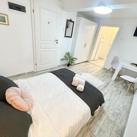 The Temple Studio Bucureşti Ngoại thất bức ảnh