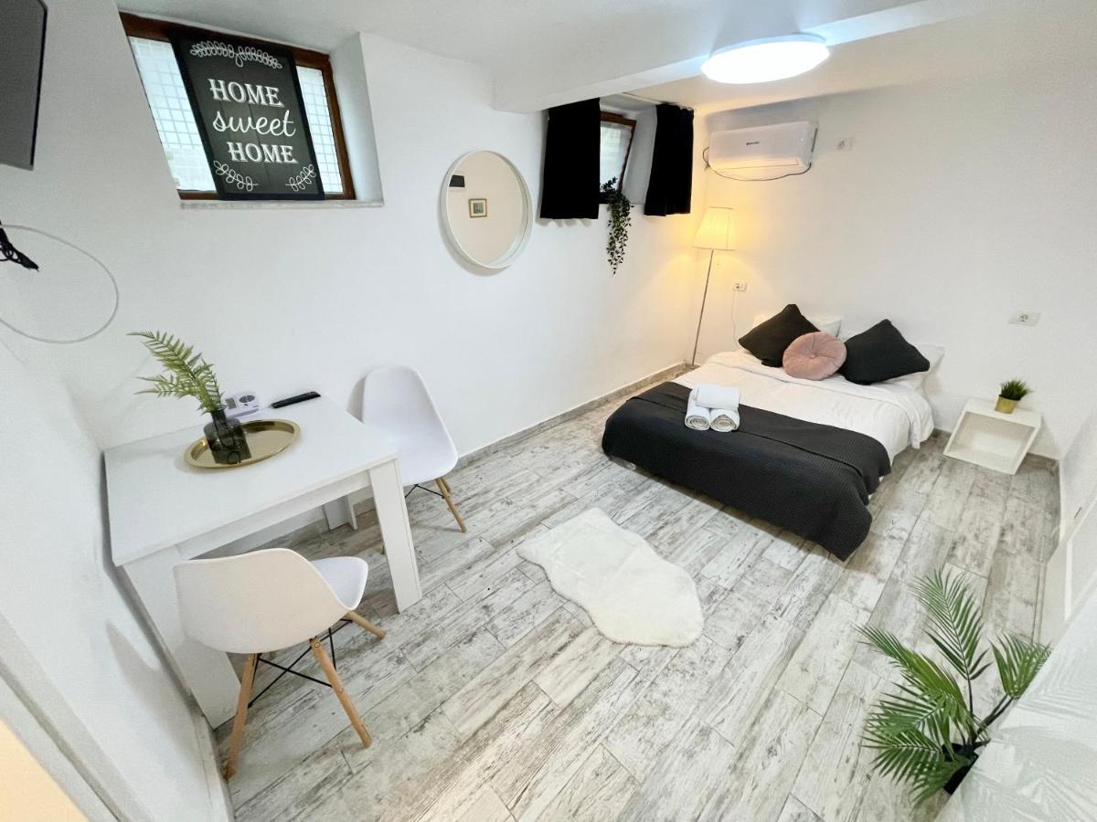 The Temple Studio Bucureşti Ngoại thất bức ảnh