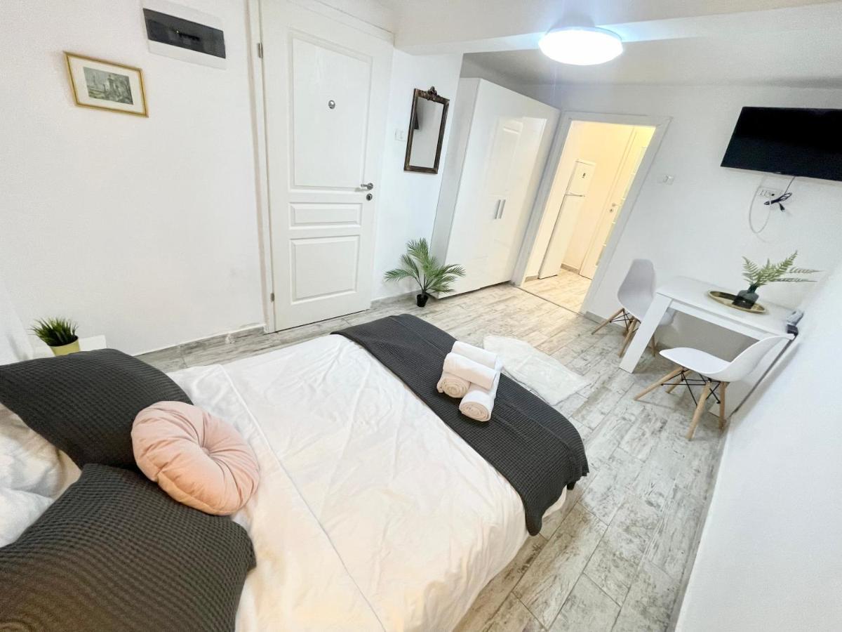 The Temple Studio Bucureşti Ngoại thất bức ảnh
